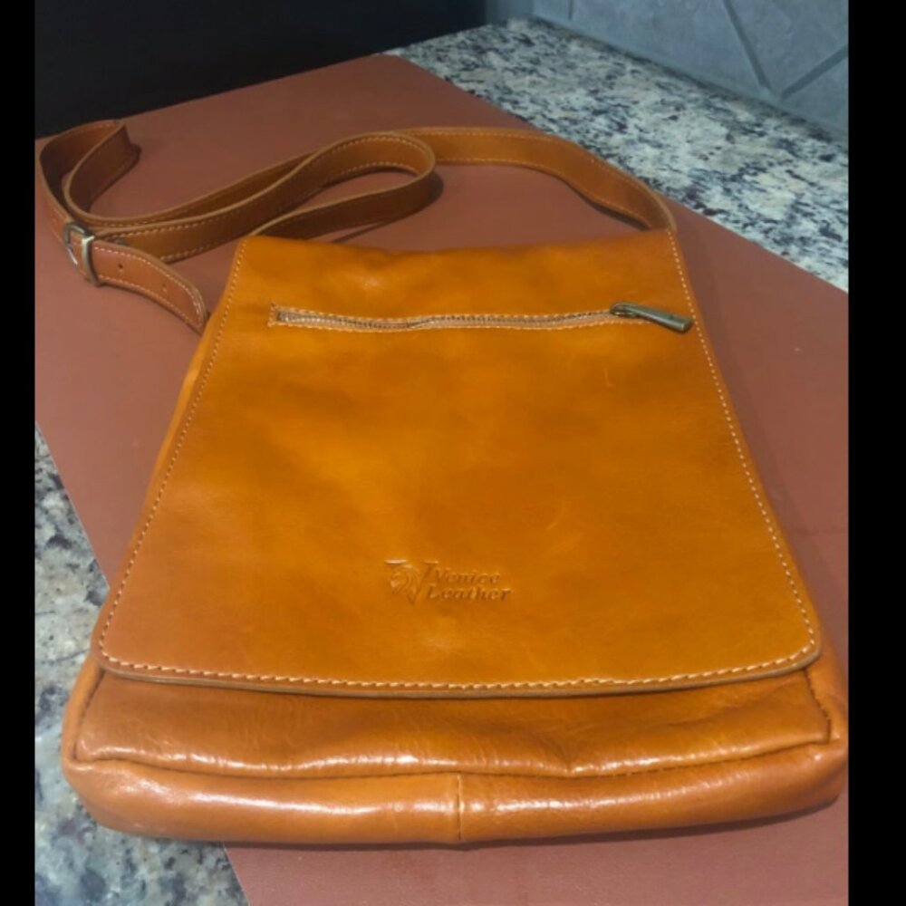 Italian Leather Cross Body Messenger Bag - Mocha Brown